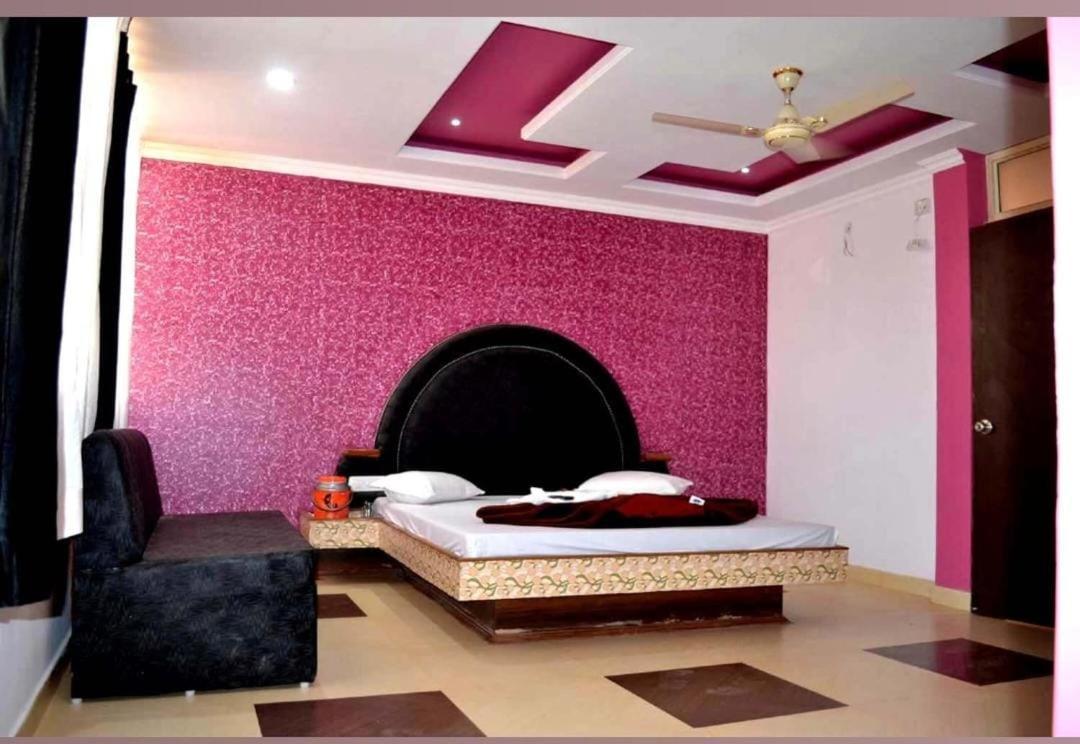 Hotel Rock View Pachmarhi Exterior photo