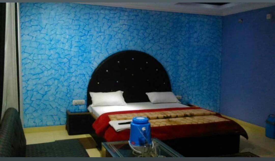Hotel Rock View Pachmarhi Exterior photo