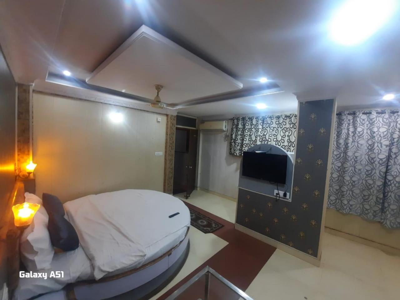 Hotel Rock View Pachmarhi Exterior photo